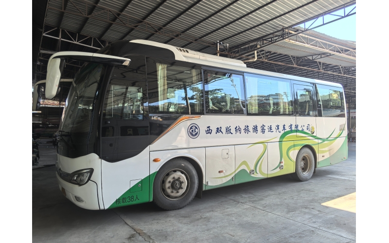 西双版纳正规旅游豪华中型大巴车 载客量38人  直连电话：13987003161