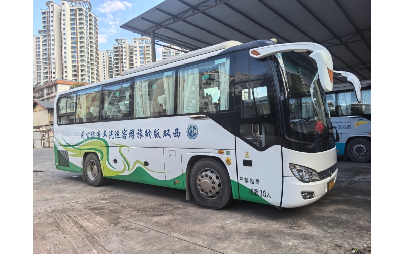 西双版纳旅游客运汽车有限公司核载38人宇通豪华大巴车 电话：15198427516