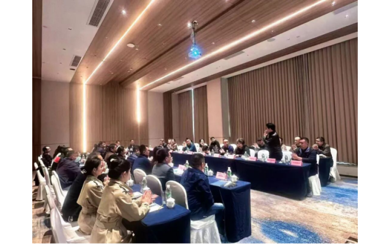 西双版纳州旅游行业协会召开&ldquo;科技+文化+旅游+百业&rdquo;引领文旅康养旅居产业转型升级提质增效主题座谈会